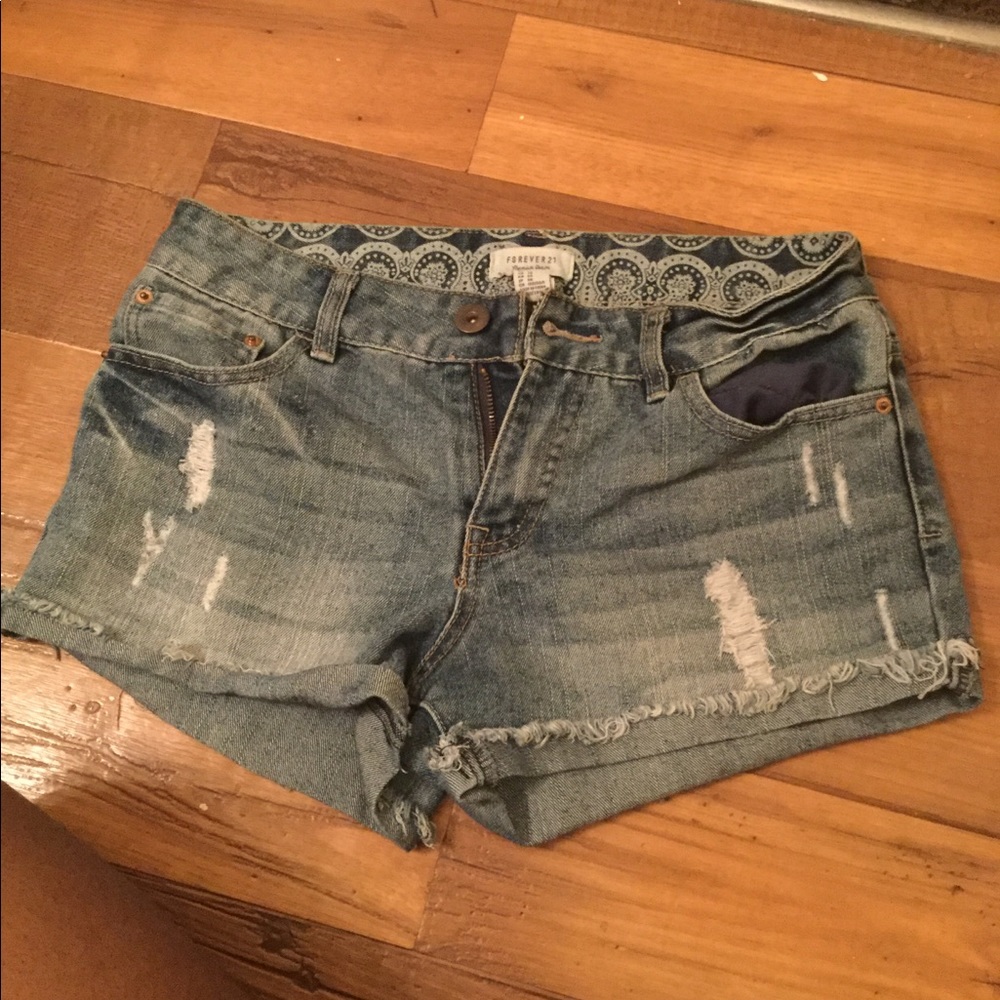 Forever 21 distressed denim Shorts.